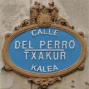 Straatnaambordje in de oude stad van Bilbao