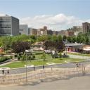 Blik op Bilbao vanaf het terras van het museum