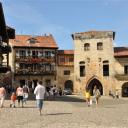 Straatbeeld in Santillana del Mar